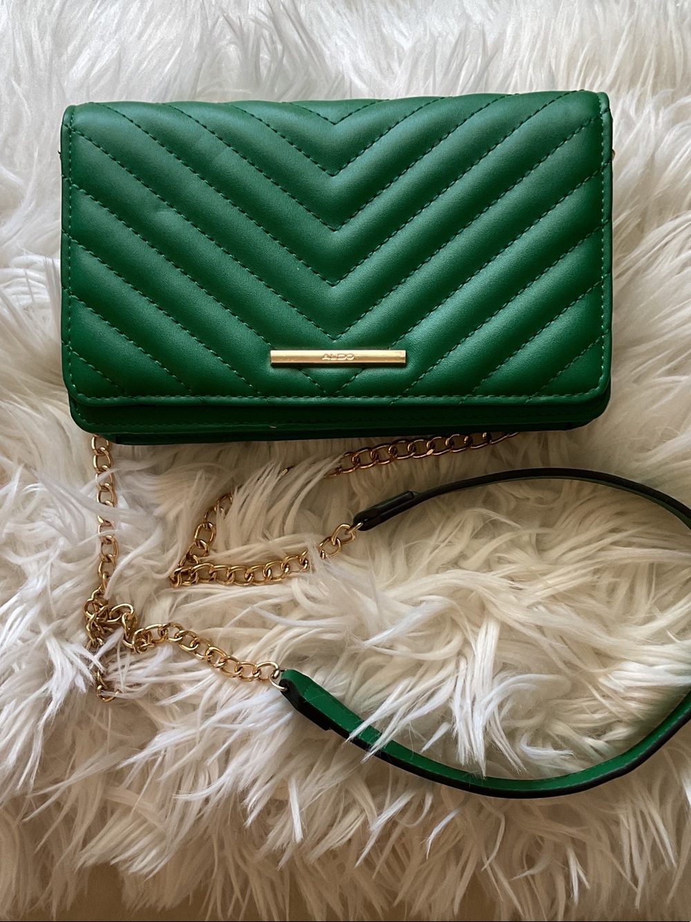 Aldo Emerald Quilted Crossbody with Gold Chain